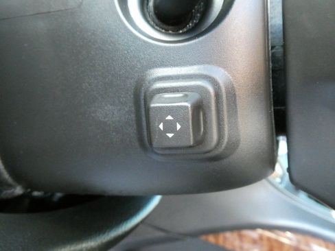 Used 2019 Chevrolet Suburban Premier image 31