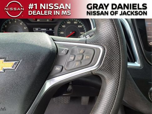 Used 2019 Chevrolet Malibu LT FWD image 14