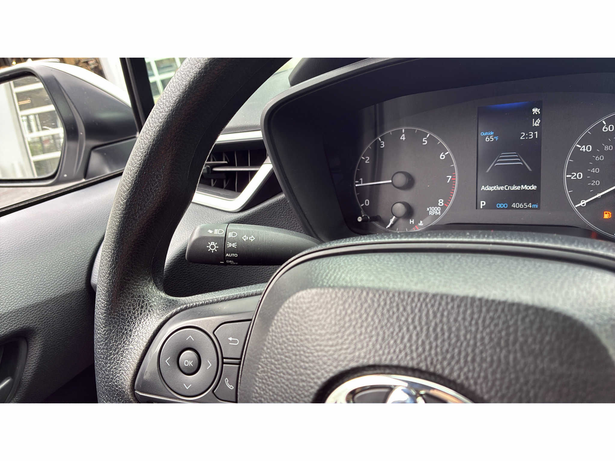 Used 2025 Toyota Corolla LE FWD image 21