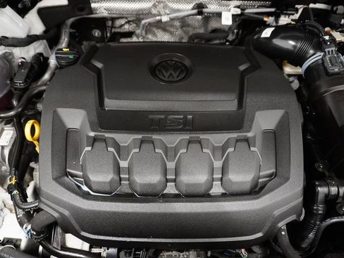 Used 2023 Volkswagen Tiguan SE image 5