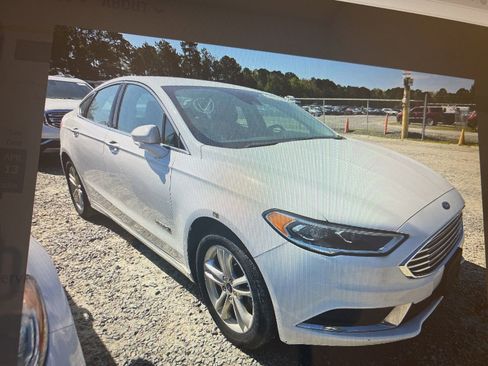 Used 2018 Ford Fusion SE w/ Equipment Group 602A image 13