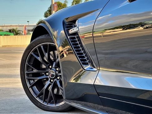 Used 2019 Chevrolet Corvette Z06 RWD image 12