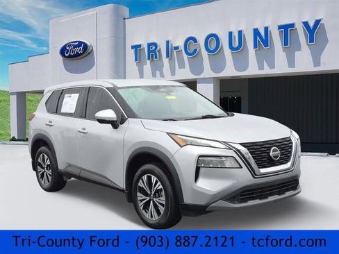 Used 2021 Nissan Rogue SV image 1