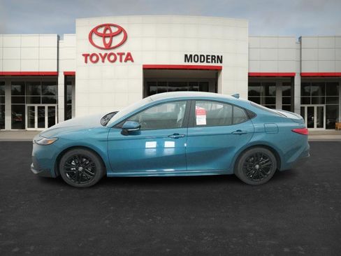 New 2026 Toyota Camry SE image 9