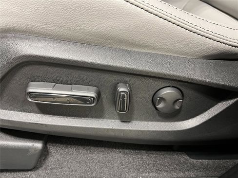 New 2025 Honda Pilot Touring image 14