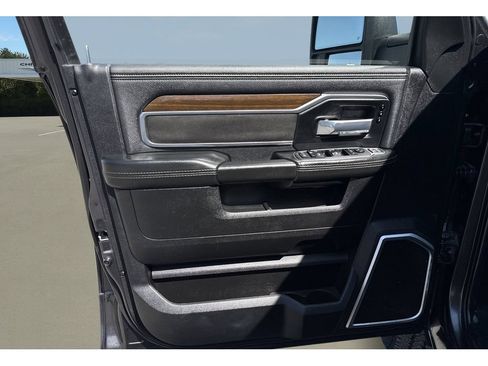 Used 2024 RAM 2500 Laramie AWD/4WD image 12