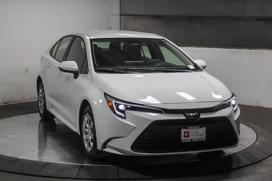 Used 2024 Toyota Corolla LE FWD image 3