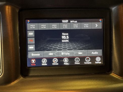 Used 2022 Dodge Charger SXT w/ Driver Convenience Group image 27