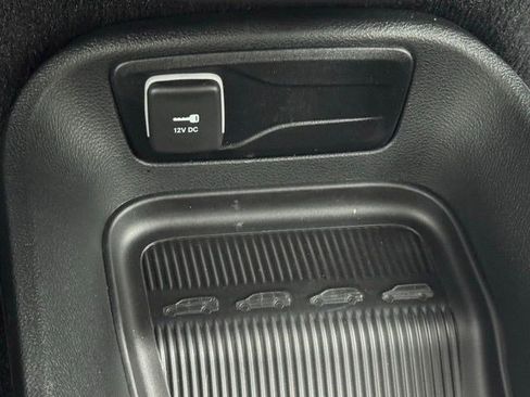 New 2026 Chrysler Pacifica Select AWD/4WD image 24