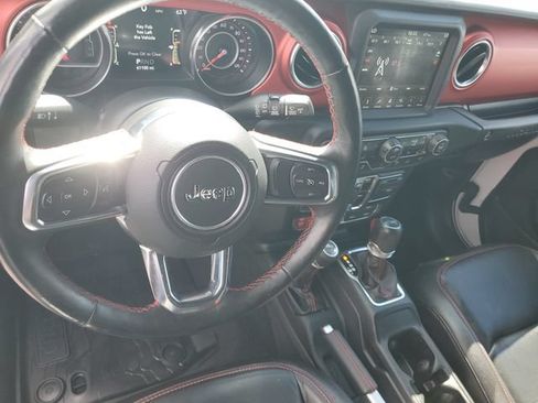 Used 2018 Jeep Wrangler Unlimited Rubicon AWD/4WD image 18