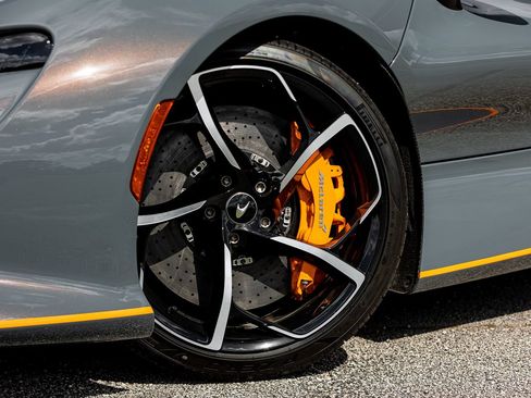 Used 2021 McLaren Elva RWD image 15