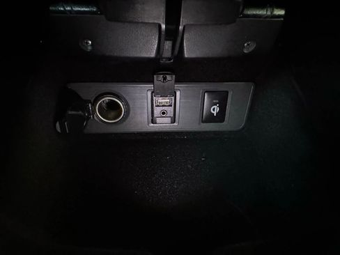 Used 2013 Toyota Avalon Limited image 19