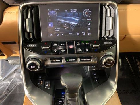 Certified 2025 Lexus LX 600 4WD w/ Interior Upgrade Package image 27