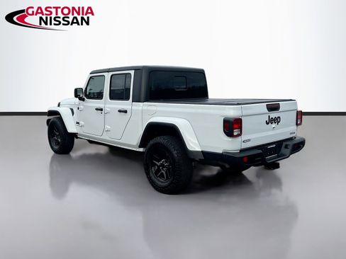 Used 2021 Jeep Gladiator Sport image 6
