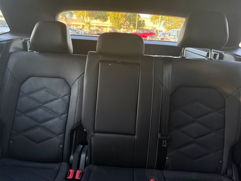 Used 2025 Volkswagen Atlas Cross Sport SE image 37