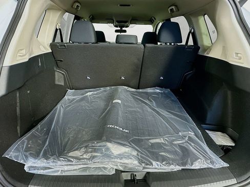 New 2026 Nissan Rogue SV AWD/4WD image 32