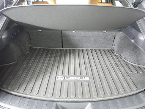 Used 2025 Lexus UX 300h FWD image 17