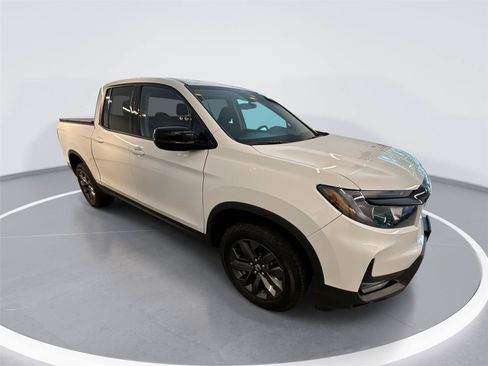Used 2023 Honda Ridgeline Sport image 1