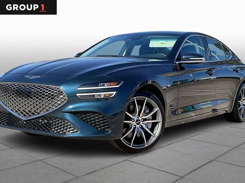Used 2025 Genesis G70 2.5T image 1