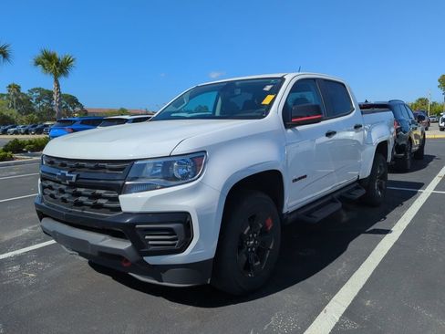 Used 2022 Chevrolet Colorado LT w/ Redline Special Edition image 4
