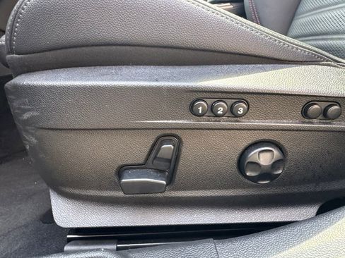 Used 2024 Alfa Romeo Giulia AWD image 29