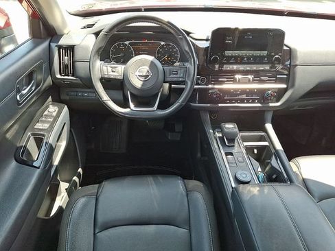 Used 2023 Nissan Pathfinder SL AWD/4WD image 12