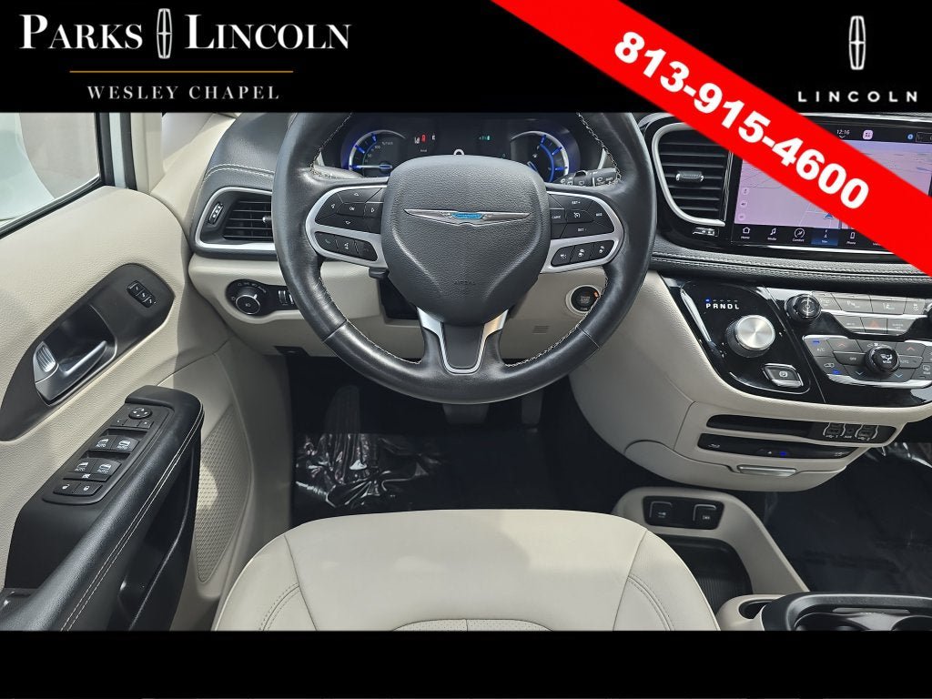 Used 2021 Chrysler Pacifica Touring-L w/ Uconnect Theater Family Group FWD image 12