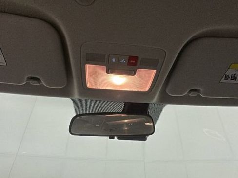 Used 2023 Hyundai Venue Limited FWD image 26