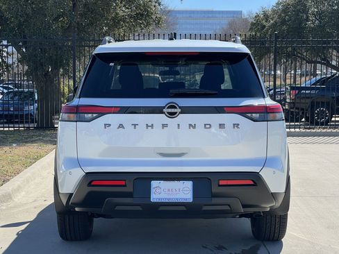 New 2026 Nissan Pathfinder SV image 5