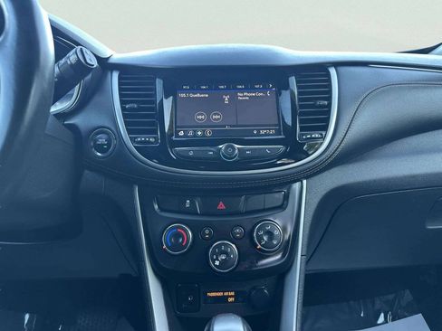 Used 2022 Chevrolet Trax LT w/ LT Convenience Package AWD/4WD image 25