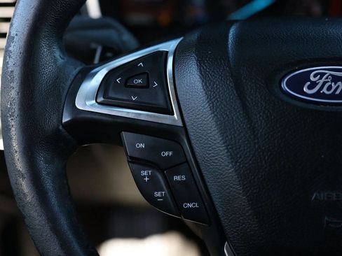 Used 2018 Ford Fusion SE w/ Fusion SE Technology Package image 19