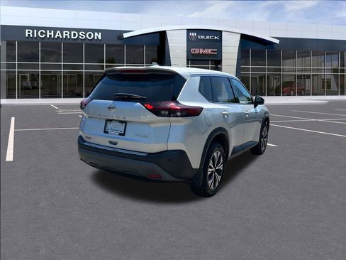 Used 2021 Nissan Rogue SV AWD/4WD image 5