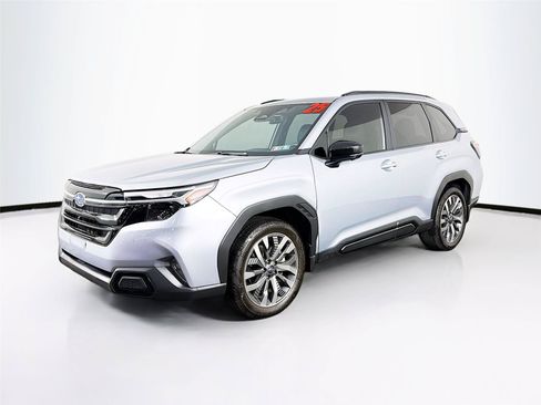 Used 2025 Subaru Forester Touring AWD/4WD image 7