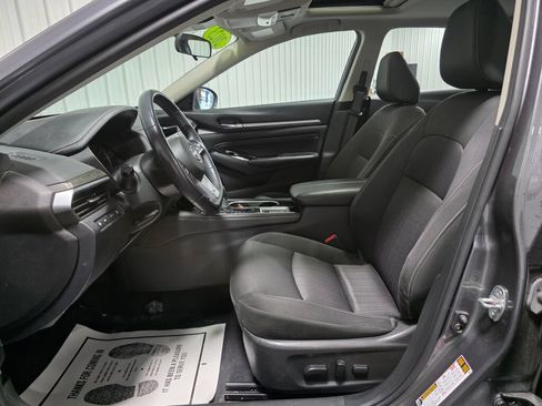 Used 2023 Nissan Altima 2.5 SV w/ SV Premium Package AWD/4WD image 9