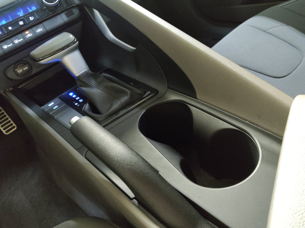 Used 2025 Hyundai Elantra Sport FWD image 26