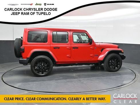 Used 2025 Jeep Wrangler Unlimited Sahara w/ Safety Group AWD/4WD image 4