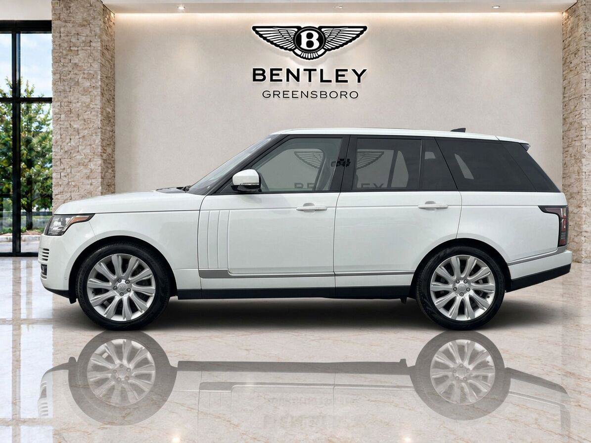 Used 2017 Land Rover Range Rover Supercharged AWD/4WD image 2