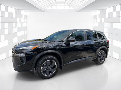 Certified 2026 Nissan Rogue SV FWD image 3