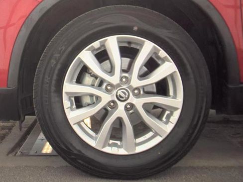 Used 2017 Nissan Rogue SV FWD image 9