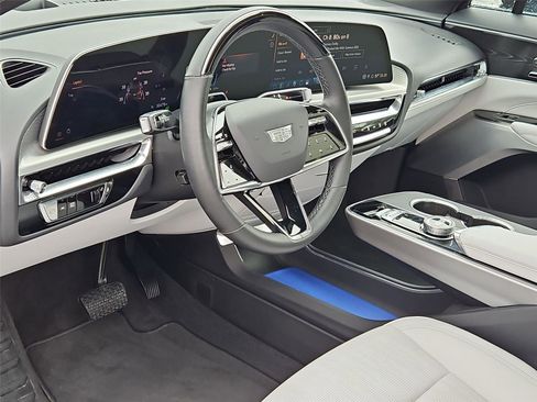 Certified 2024 Cadillac Lyriq Luxury RWD image 10
