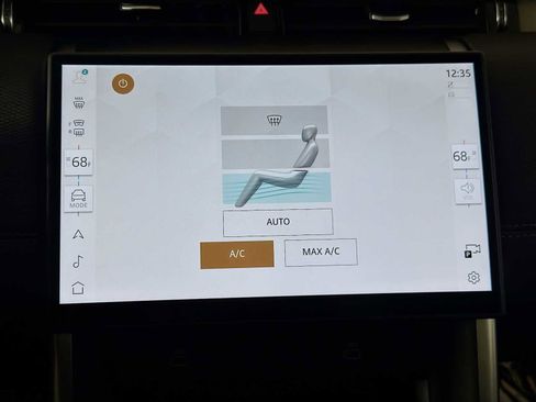 Used 2024 Land Rover Discovery Sport Dynamic SE image 17