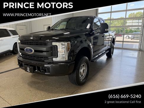 Used 2019 Ford F250 XL w/ Power Equipment Group AWD/4WD image 1
