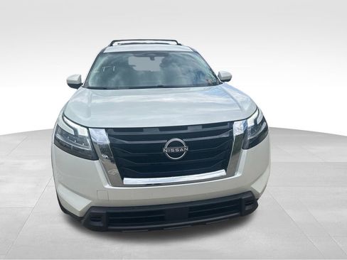 Used 2022 Nissan Pathfinder SV AWD/4WD image 9