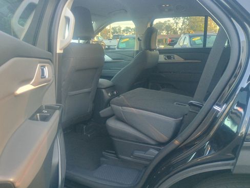 Certified 2025 Ford Explorer Active image 18