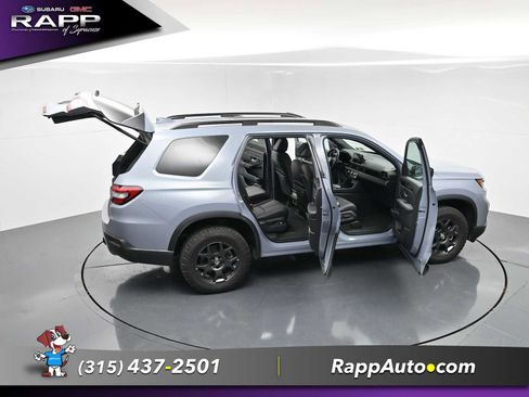Used 2024 Honda Pilot TrailSport image 34