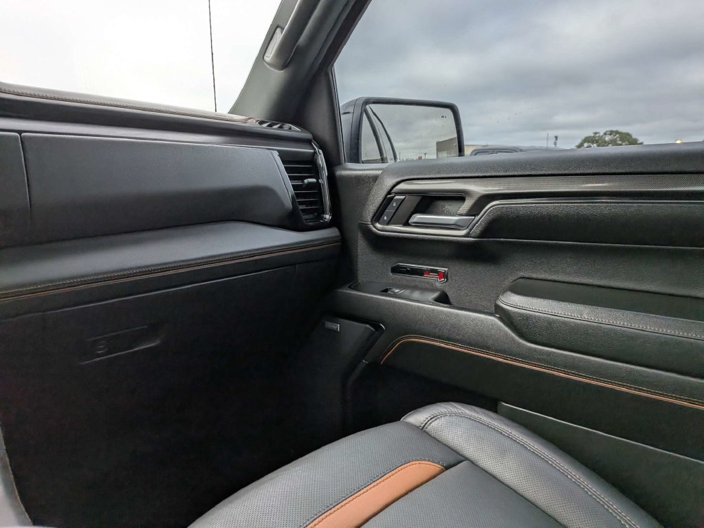 Used 2024 GMC Sierra 1500 AT4 w/ AT4 Premium Package AWD/4WD image 15