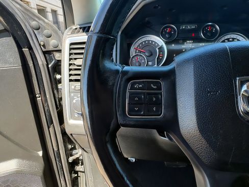 Used 2020 RAM 1500 Classic SLT w/ Luxury Group image 27