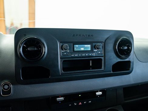 Used 2023 Mercedes-Benz Sprinter 3500 image 31