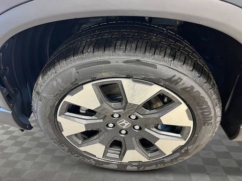 New 2026 Honda Pilot Touring image 13