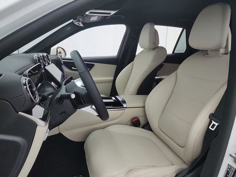 Certified 2025 Mercedes-Benz GLC 300 image 16